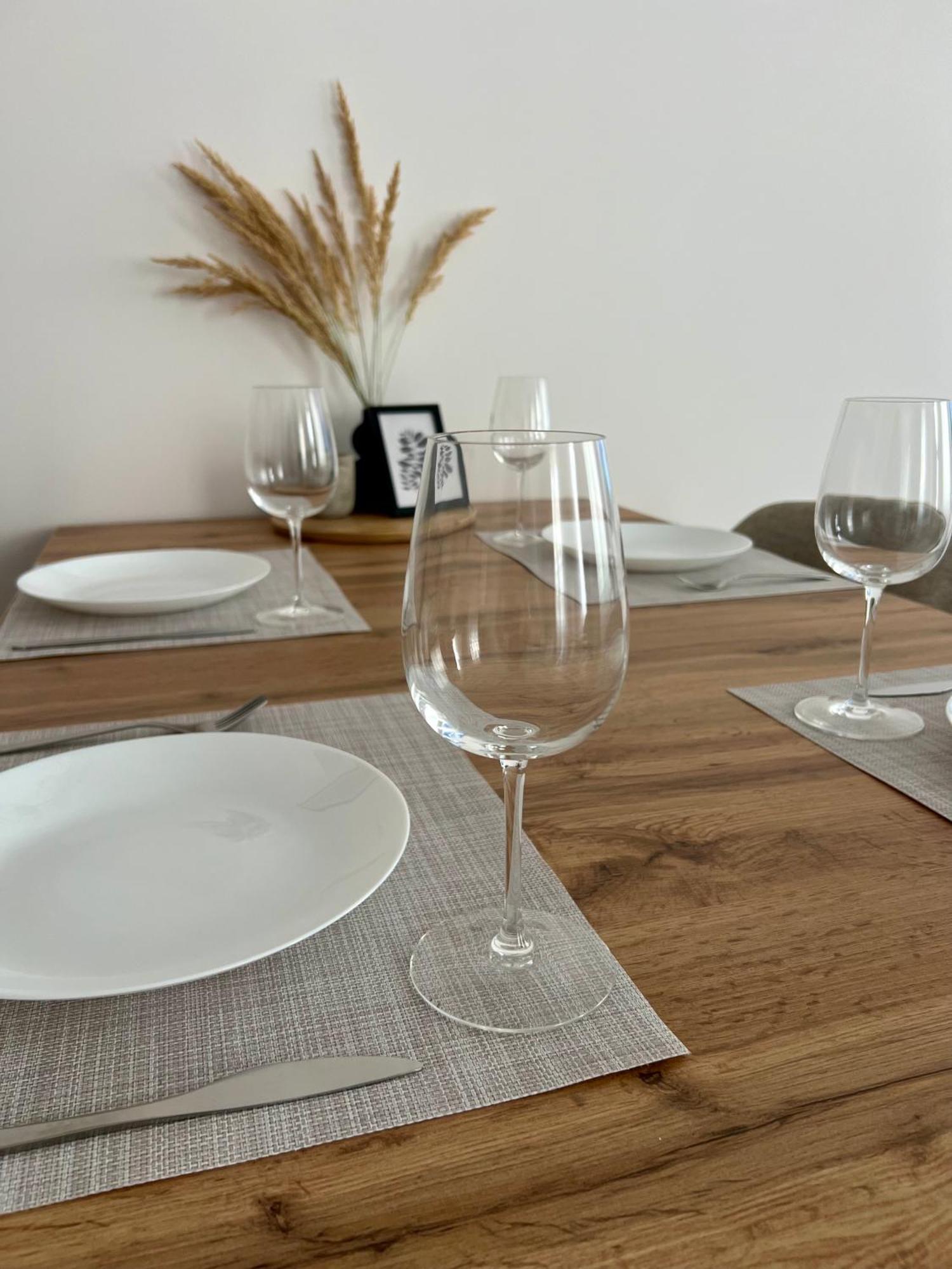 Skau Piano Family & Business Free Parking Pressburg